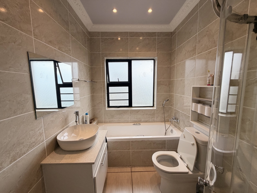 3 Bedroom Property for Sale in Dobson Western Cape
